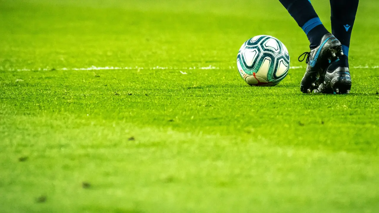 Football's offside rule, explained in one minute