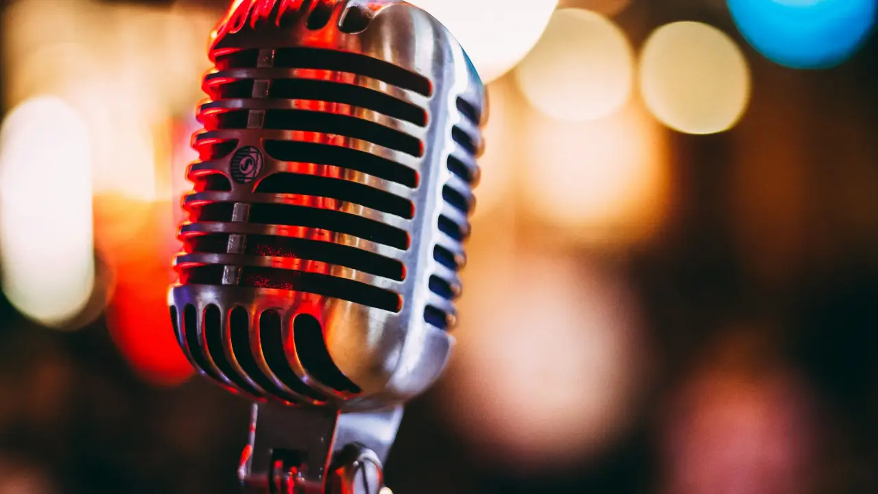 What actually puts a podcast on the charts